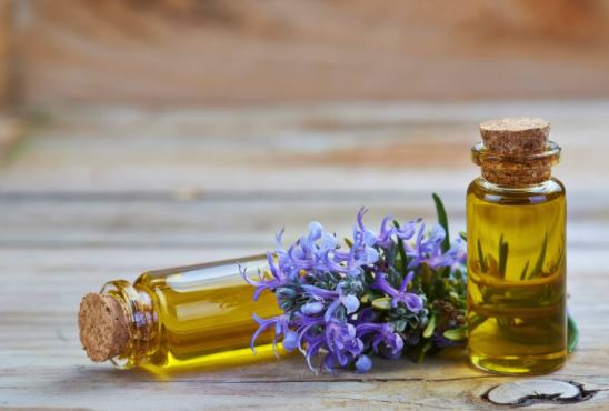 زيت اكليل الجبل