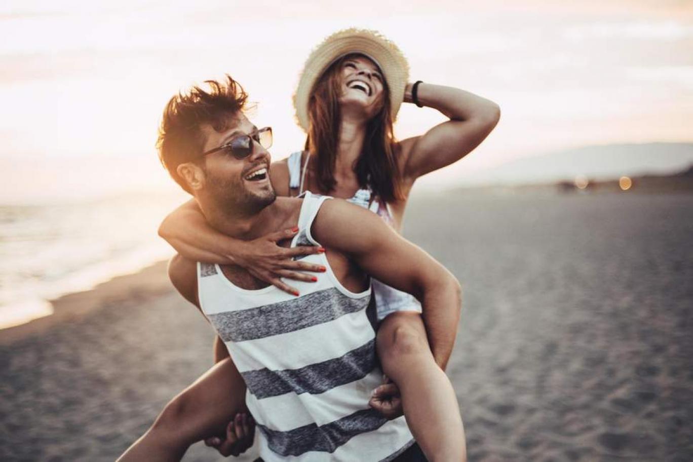 علاقات الحب