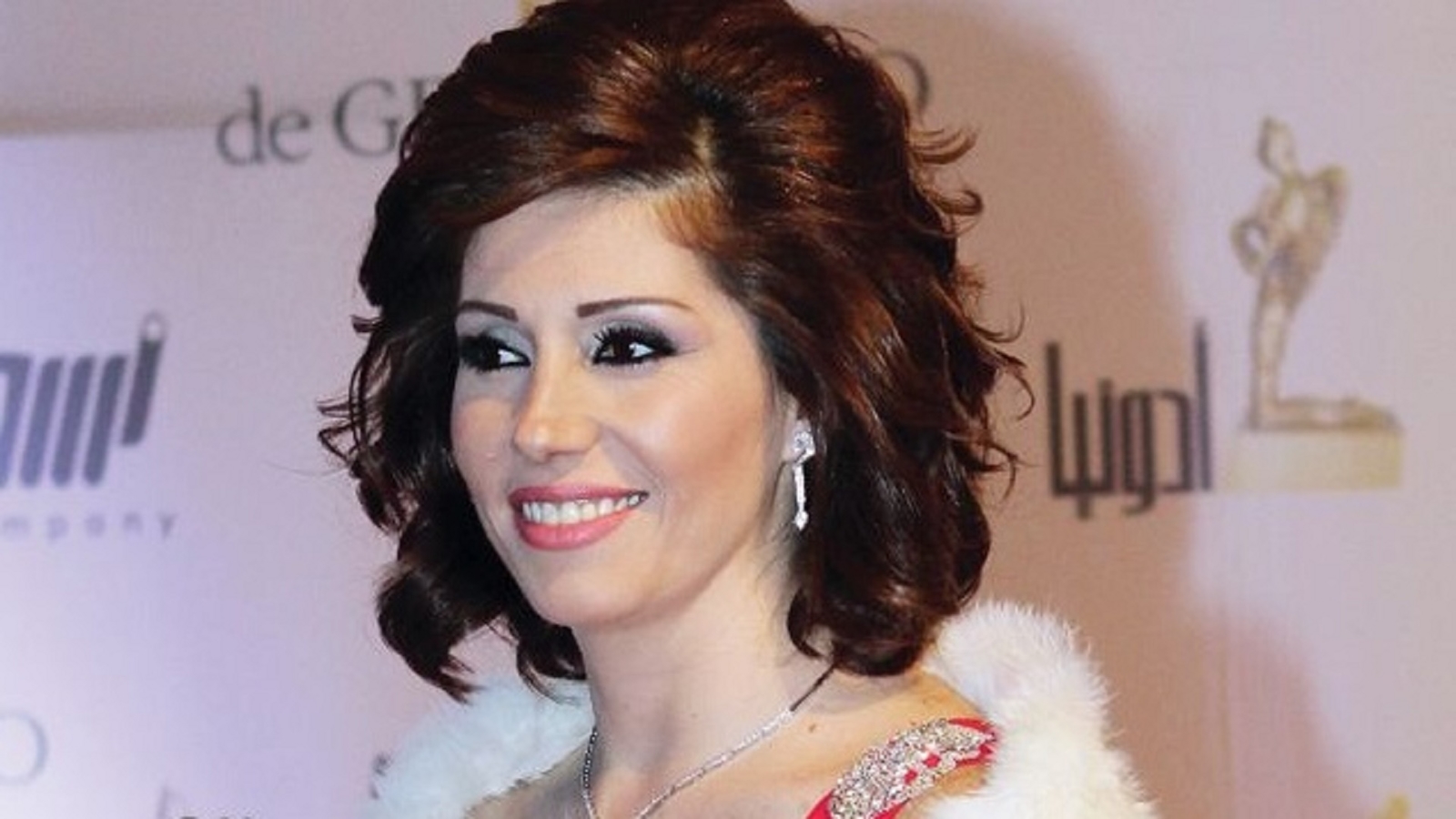 مسلسل في الداخل