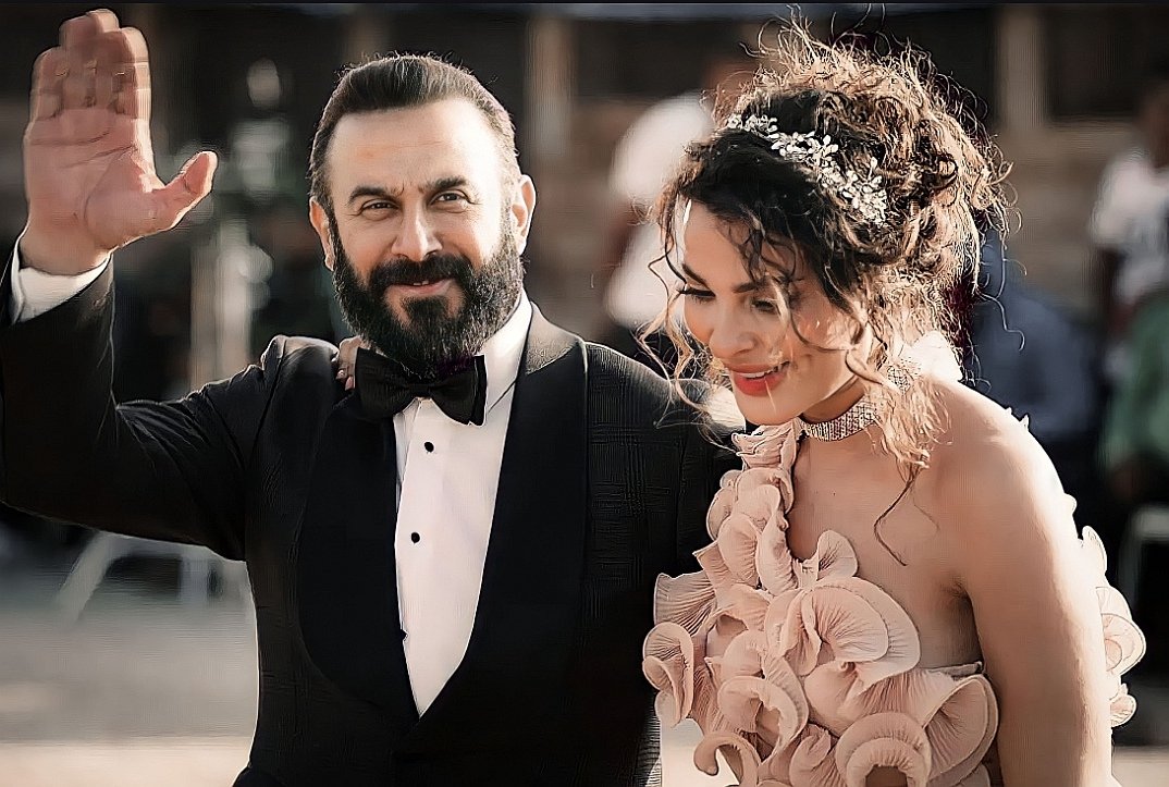 مسلسل وأخيرا