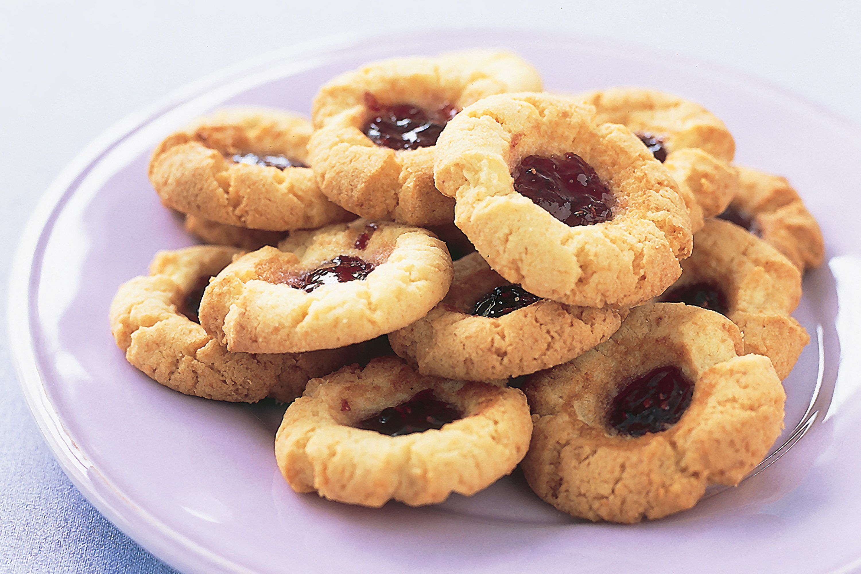 Рецепт печенья с бананами фото. Simple Biscuits Recipe. Jam Drops. Печенье džemom fistashek. Bun-with-Jam.