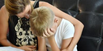 طفلك أصبح سريع الغضب خلال فترة إغلاق كورونا .. إليك الحل!