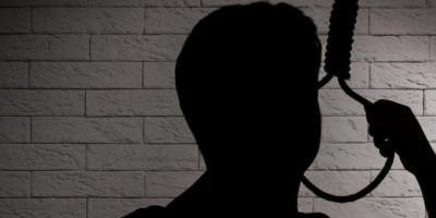 إليكِ كيفية التعامل مع الأفكار والسلوكيات الانتحارية بشكل صحيح