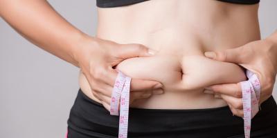 حتى لو كنتِ نحيفة.. أعراض تشير إلى ارتفاع نسبة الدهون في جسمك!