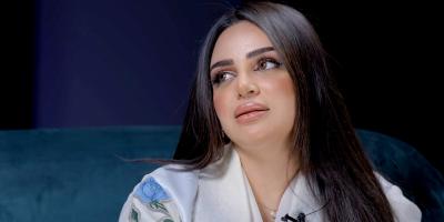 رهف القحطاني ترقص بروب الحمام في المالديف.. فيديو