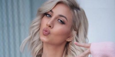 مودل روز بإطلالة جريئة باللون الأبيض.. وتبكي فرحًا بعد حصولها على حكم الخلع من زوجها