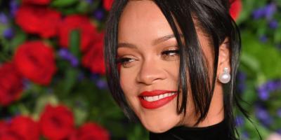 ريهانا تطلق مجموعة ملابس داخلية للرجال بمناسبة عيد الحب.. 