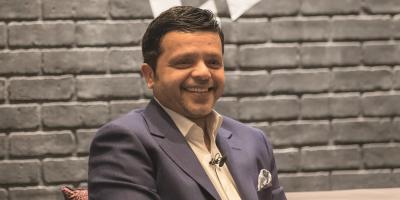 محمد هنيدي يتشبَّه بـ بهاء سلطان والأخير يرد