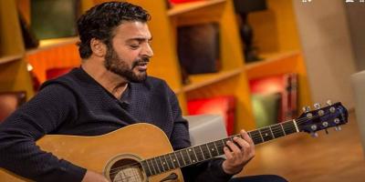 حميد الشاعري يحتفل بتخرج ابنته.. وجمالها يلفت انظار الجمهور