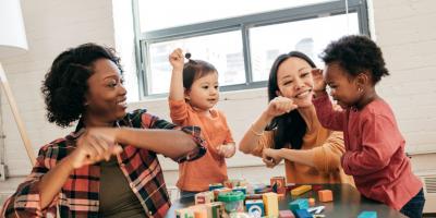 5 أبراج يعشقون قضاء وقتهم مع الأطفال.. هل أنتِ منهم؟