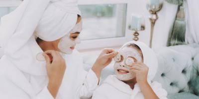 إليكِ الفوائد الجمالية لأقنعة ما قبل النوم