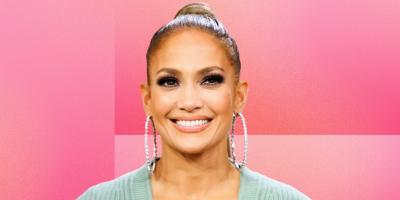 جينفير لوبيز تستعرض جسدها بالبكيني.. قبل شهر من دخولها عامها الـ 53