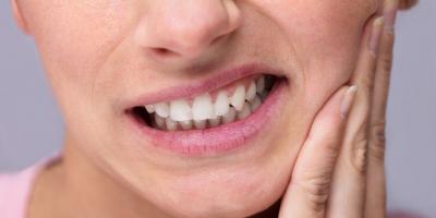 أسباب حساسية الأسنان للحرارة والبرودة وكيفية علاجها