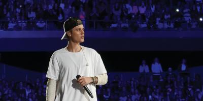 جاستن بيبر يظهر بالحجاب.. والجمهور يستذكر اطلالة ياسمين صبري