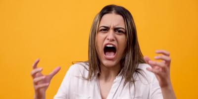 أبراج تدخل في مشاحنات بسهولة وعدوانية