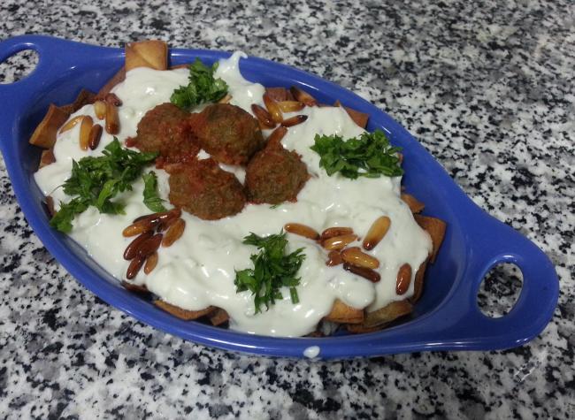 فتة كباب باللبن