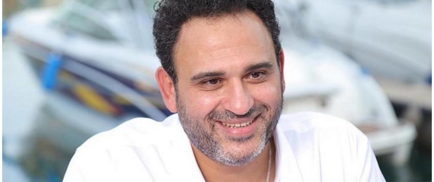 أكرم حسني