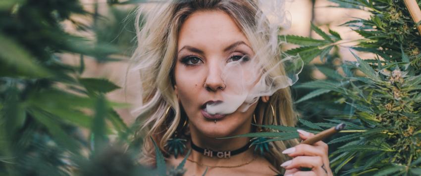 عارضة أزياء