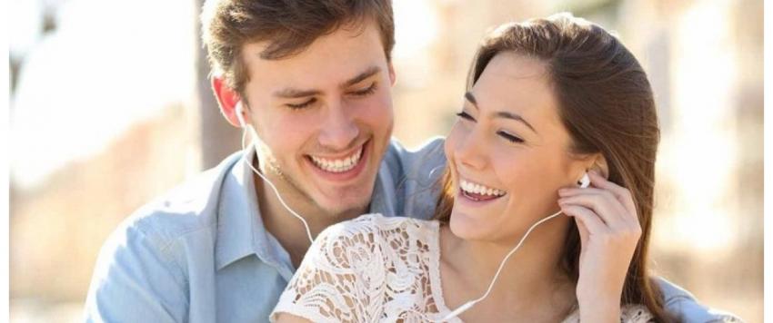 علاقة رومانسية