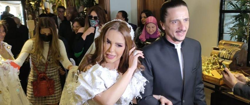 دنيا عبدالعزيز