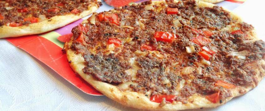 صفيحة اللحم مع دبس الرمان