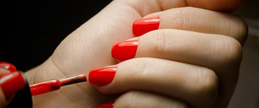 طلاء الأظافر