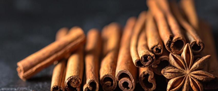 فوائد وأضرار القرفة للبشرة