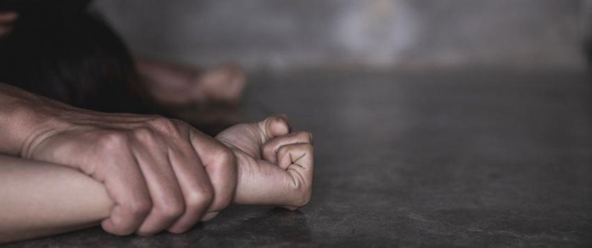 مطرب فلسطيني وفنانة مصرية متهمان باغتصاب شابة لبنانية.. وفتح تحقيق بالواقعة