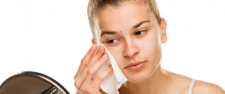 المناديل المبللة