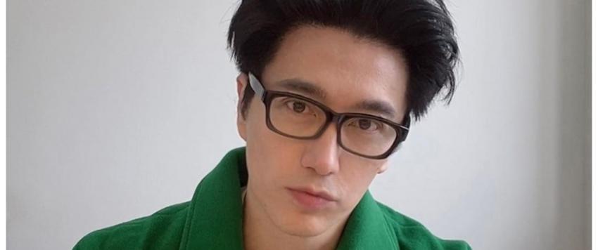 نجم صيني يثير حيرة الجمهور بشبابه