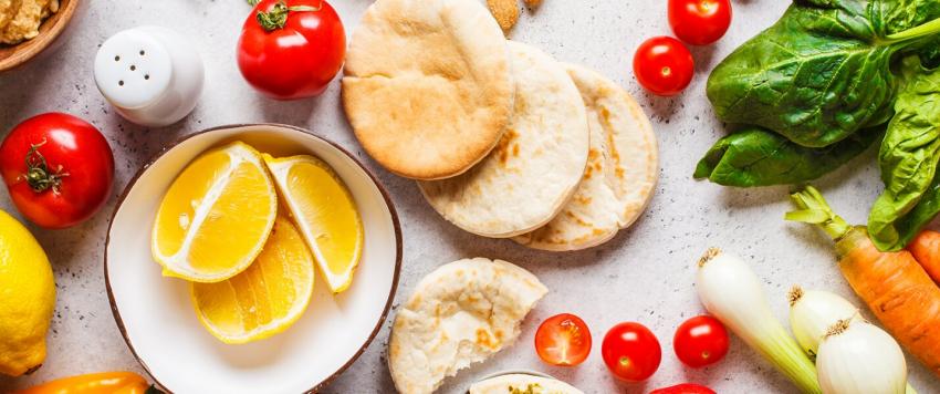 هل النظام الغذائي النباتي يؤدي إلى ارتفاع أو انخفاض الكوليسترول؟