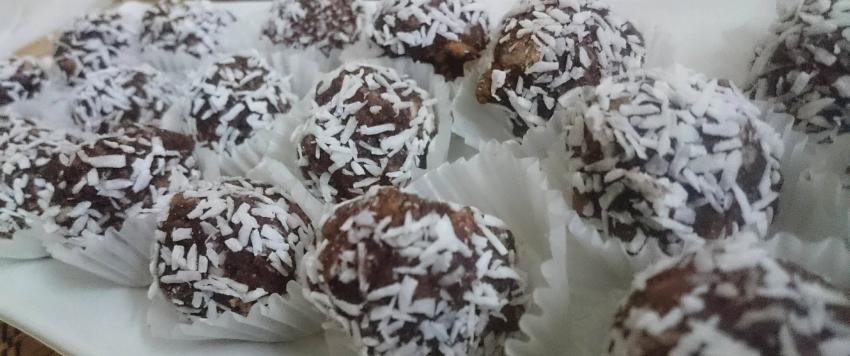 كرات الكيك بالقشطة