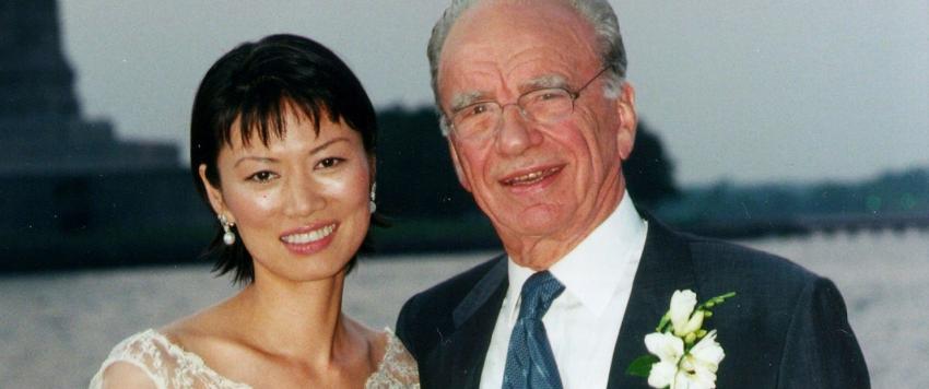  طليقة "روبرت مردوخ" تظهر بصحبة رجل غامض