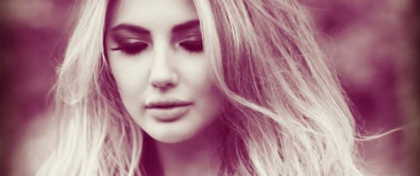 أنجيلا بشارة