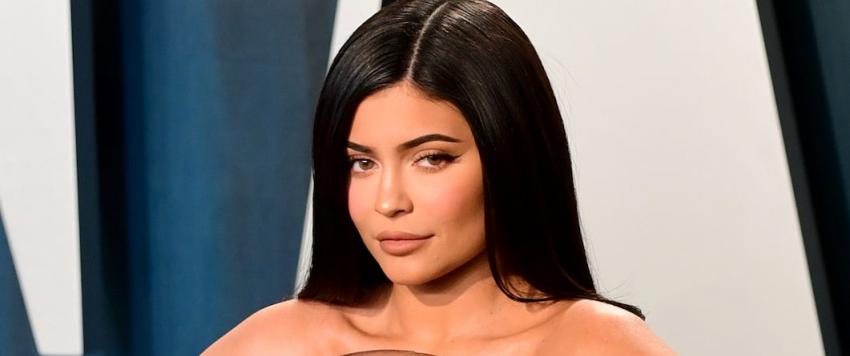 رغم الإغلاق .. كايلي جينر بصحبة حبيب شقيقتها "كيندال" في ملهى ليلي فتح خصيصا لهما