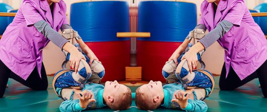 في يوم الشلل الدماغي..إليكِ كل ما تريدين معرفته!