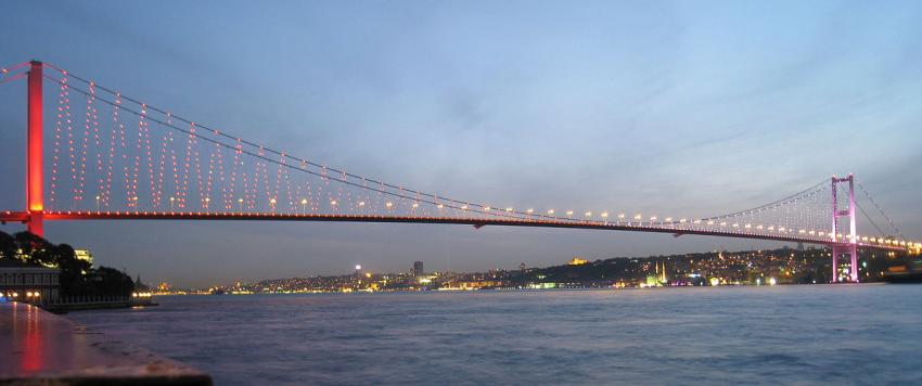 جسر البسفور التركي يظهر بشكلٍ جديد جسر البسفور التركي يظهر بشكلٍ جديد