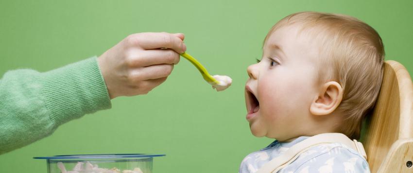 تنحنبي إطعام طفلك هذه الأطعمة