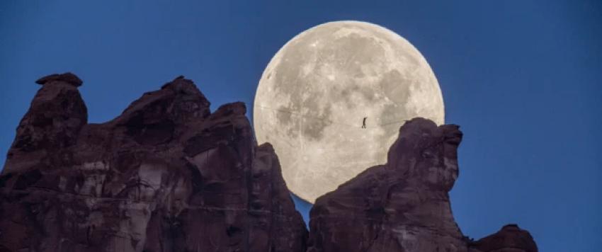 المتسلق الأمريكي آندي لويس يقوم بعرض الموت   المتسلق الأمريكي آندي لويس يقوم بعرض الموت