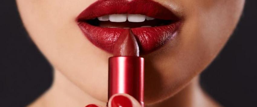 أحمر الشفاه