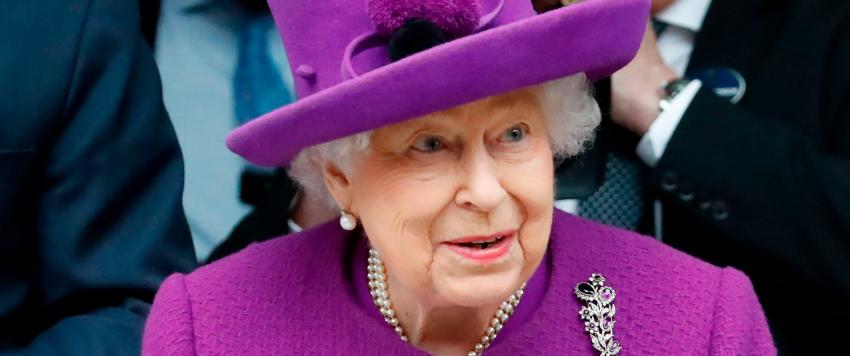 السبب الحقيقي لعدم امتلاك الملكة اليزابيث جواز سفر