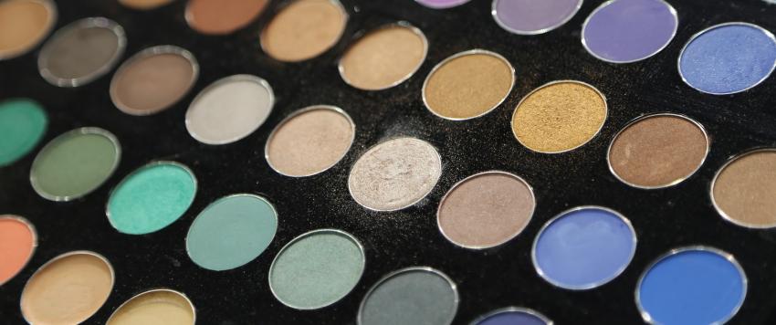 ظلال العيون