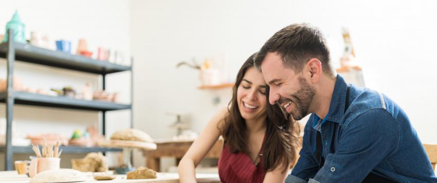 كيف تصبحين صديقة شريكة أحلام زوجك؟