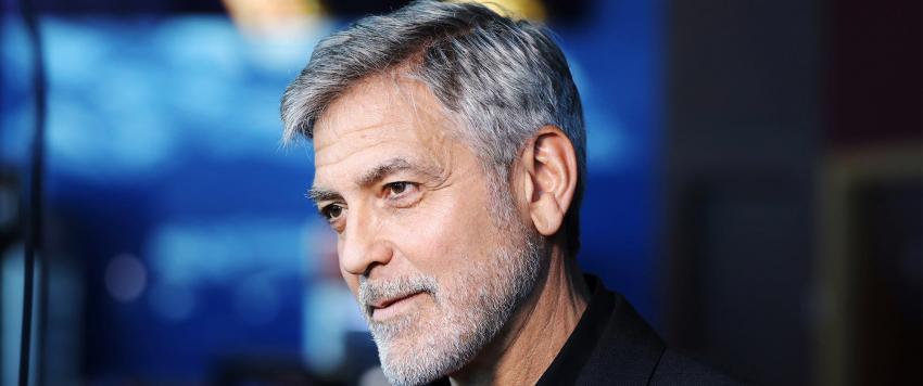 الشعر الرمادي أكثر اثارة على الرجل