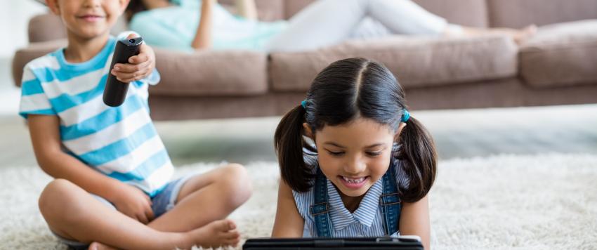 الاطفال والشاشات