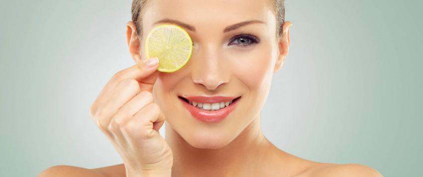 أهم 8 فوائد الليمون للبشرة