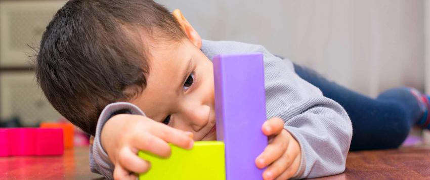 تعرفي على أعراض مرض التوحد