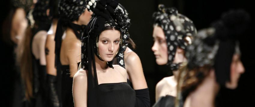 من وحي النجمات.. نسقي إطلالتك بالأبيض والأسود