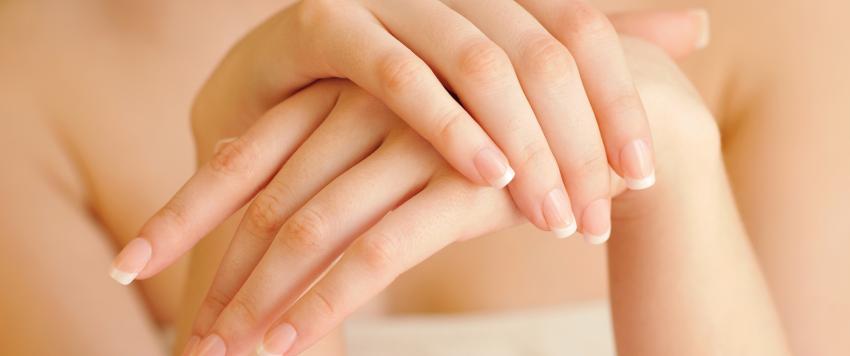 نصائح للحفاظ على أظافر صحيّة وقوية خلال الحجر المنزلي نصائح للحفاظ على أظافر صحيّة وقوية خلال الحجر المنزلي