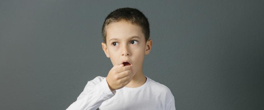 أسباب رائحة فم الأطفال الكريهة وطرق علاجها بدون الأدوية‎